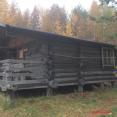 Дом снаружи ,вид с берега